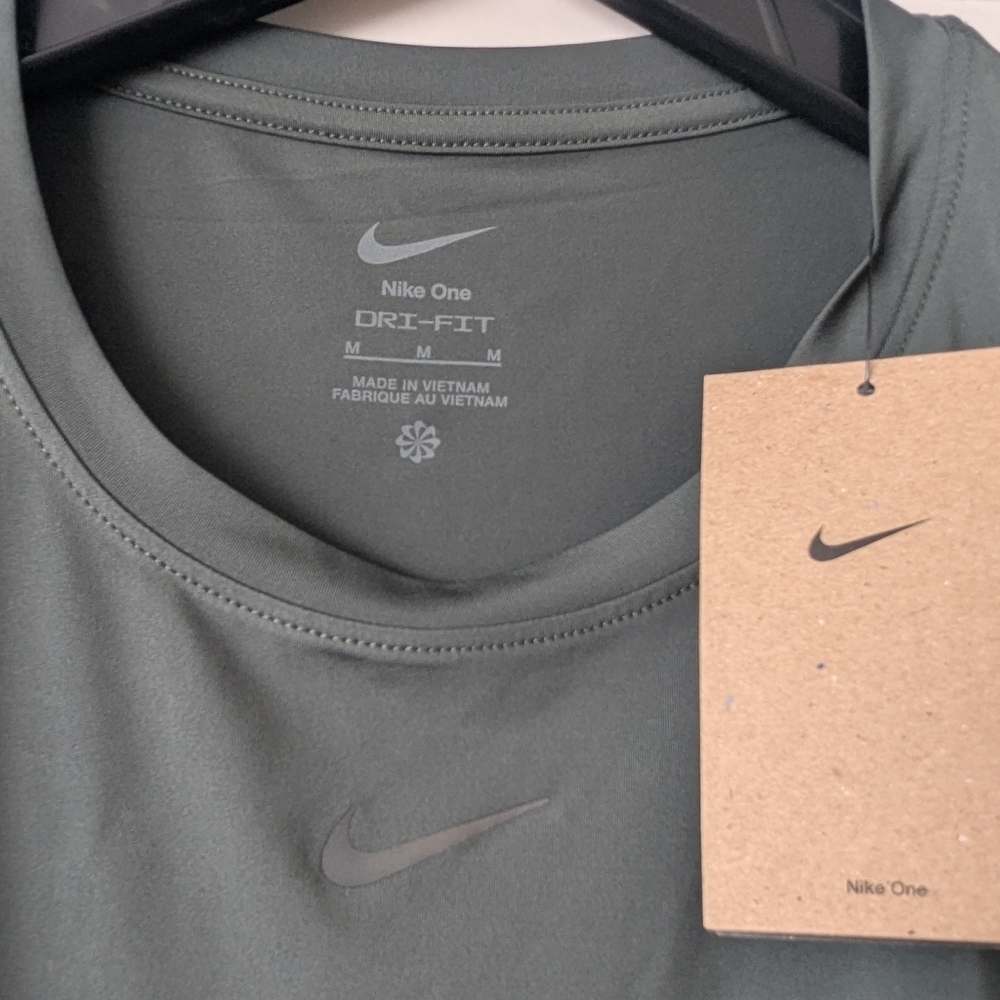 NWT Nike One Women’s Dri-FIT Cropped Tank Top - Sage Green - Picture 3 of 6